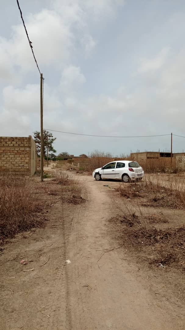 Terrain de 200 mètres carrés à vendre à Saly Sénégal