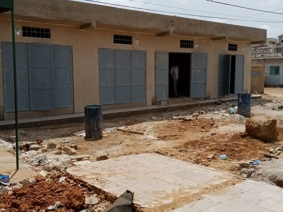 magasin à louer à mbour 01