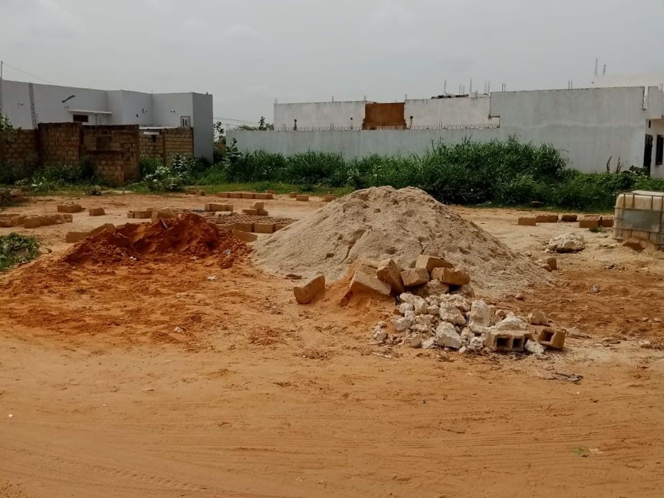 terrain de 500m2 à mbour 03