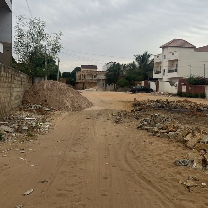 Terrain 300m2 à Saly 02