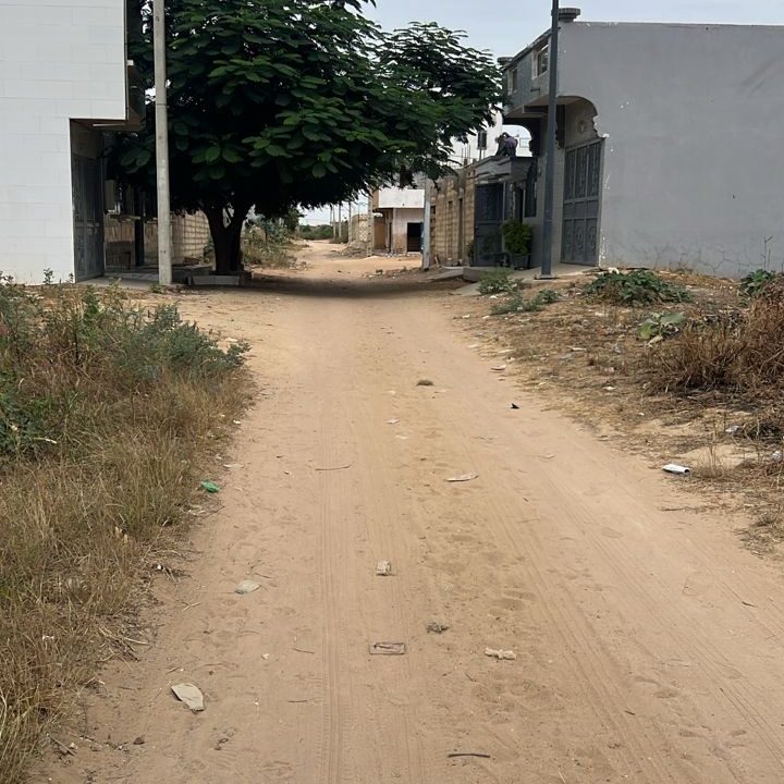 terrain 320m2 à Saly 02