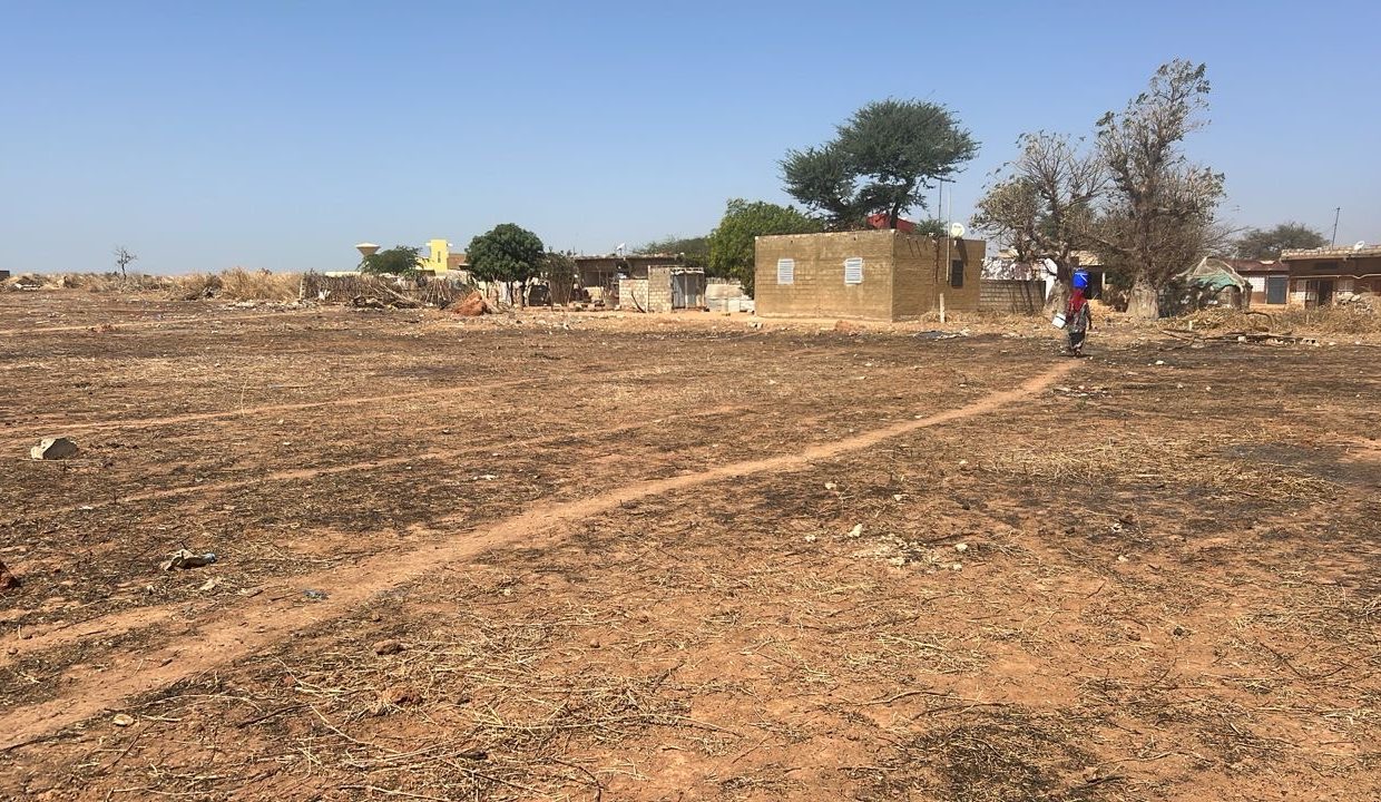 Terrain de 500m2 à Nguérigne 02