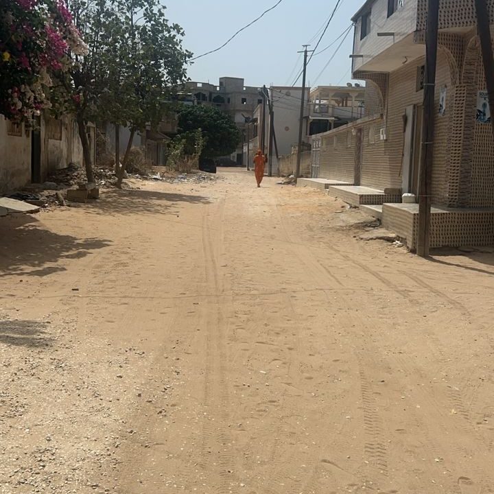 Terrain 700m2 à mbour 03