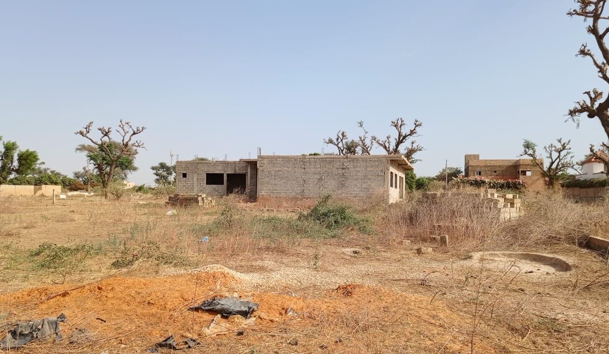 Terrain de 450m2 à Saly 02