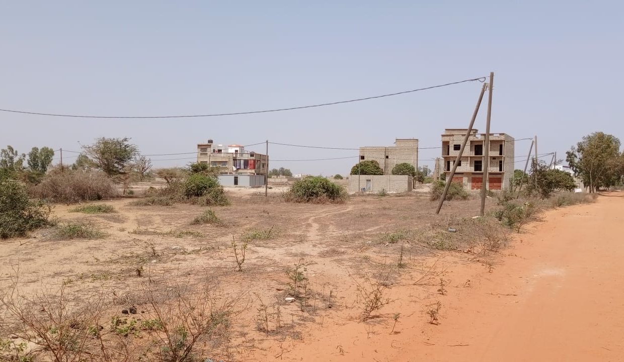 Terrains de 200m2 à Bambilor 03