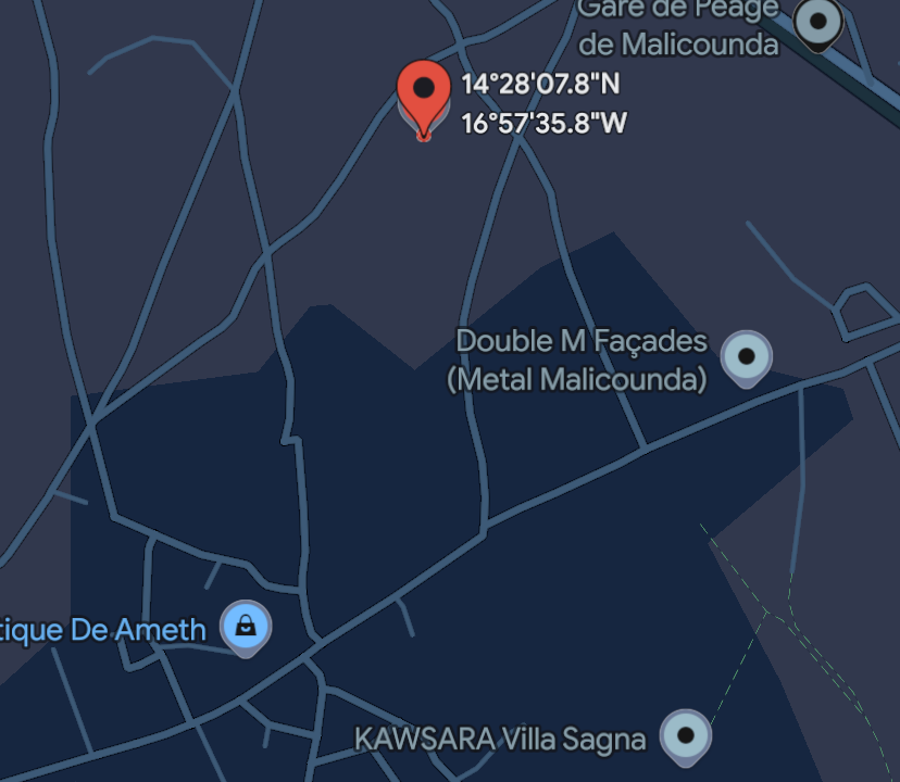 Terrain 300m2 à Malicounda 01