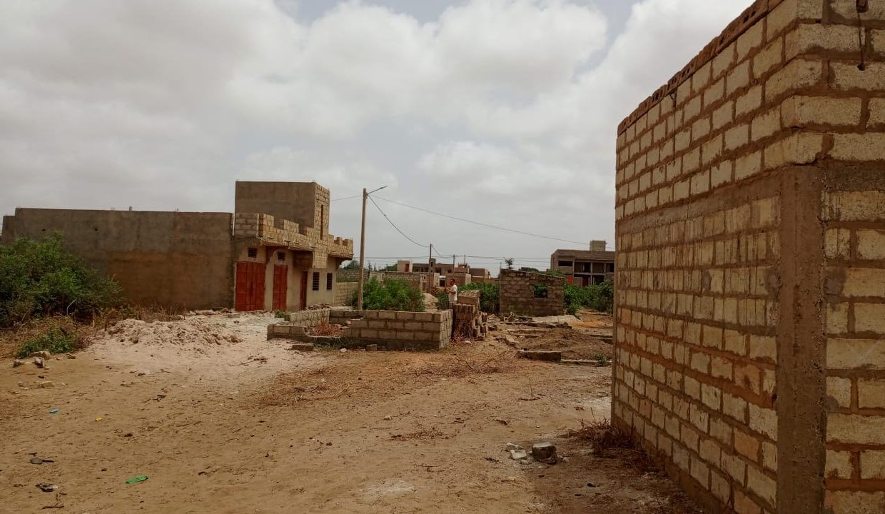 Terrain 330m2 à Malicounda 02