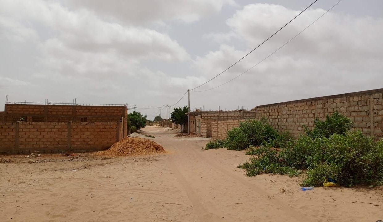 Terrain 330m2 à Malicounda 03