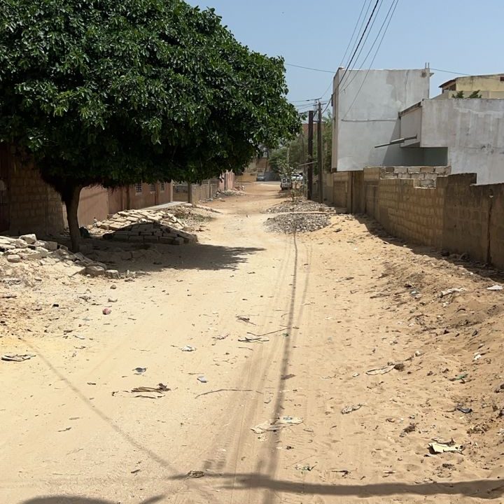 Terrain de 500m2 à Mbour 04