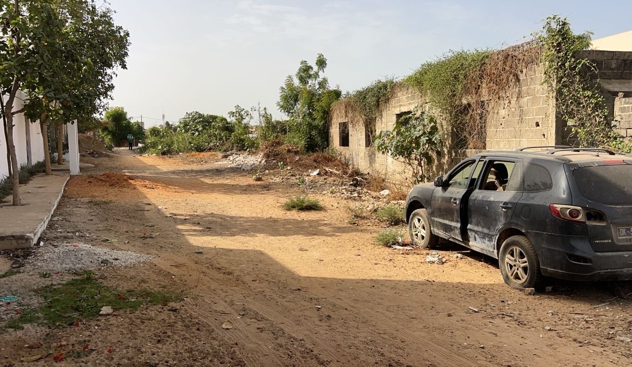 Terrain de 700m2 à Saly 03