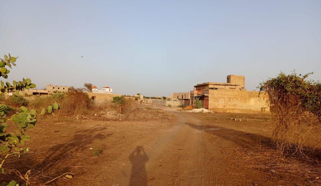terrain 290m2 à gandigal 04