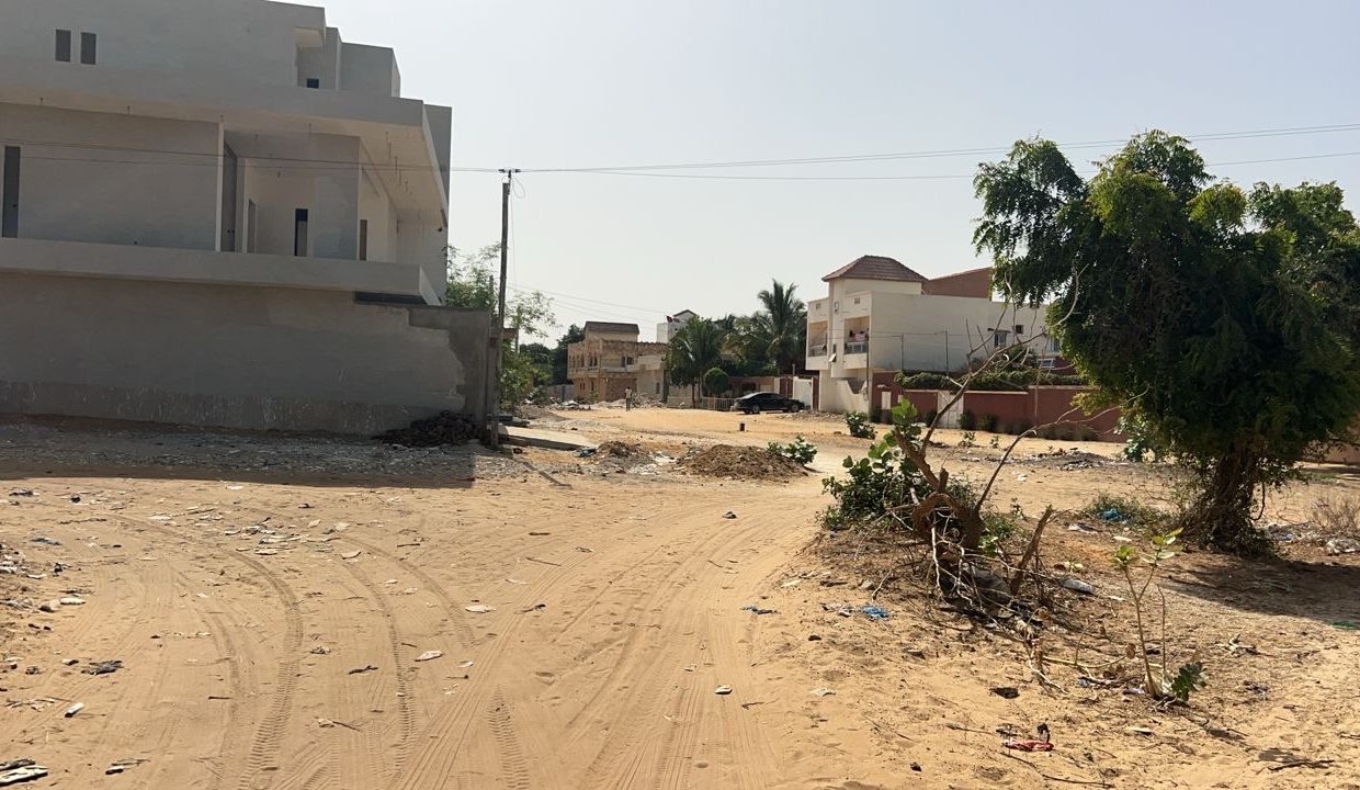Terrain 300m2 à Saly mbambara 02
