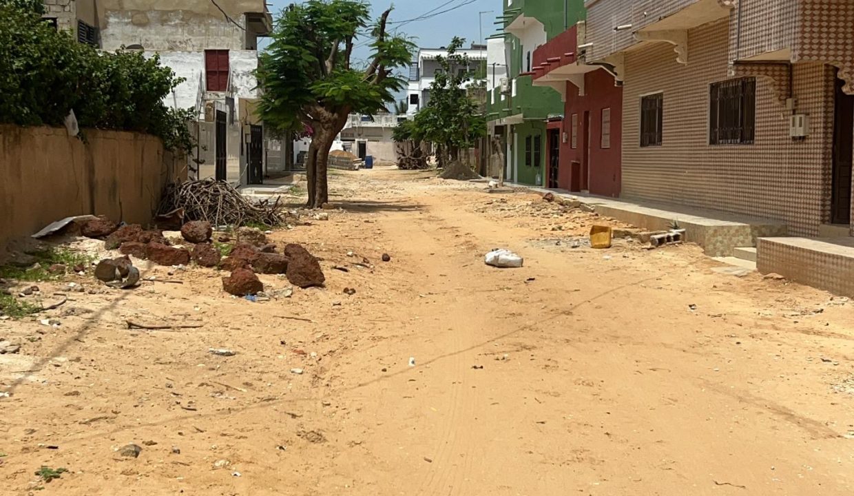 Terrain 500m2 à Mbour 04