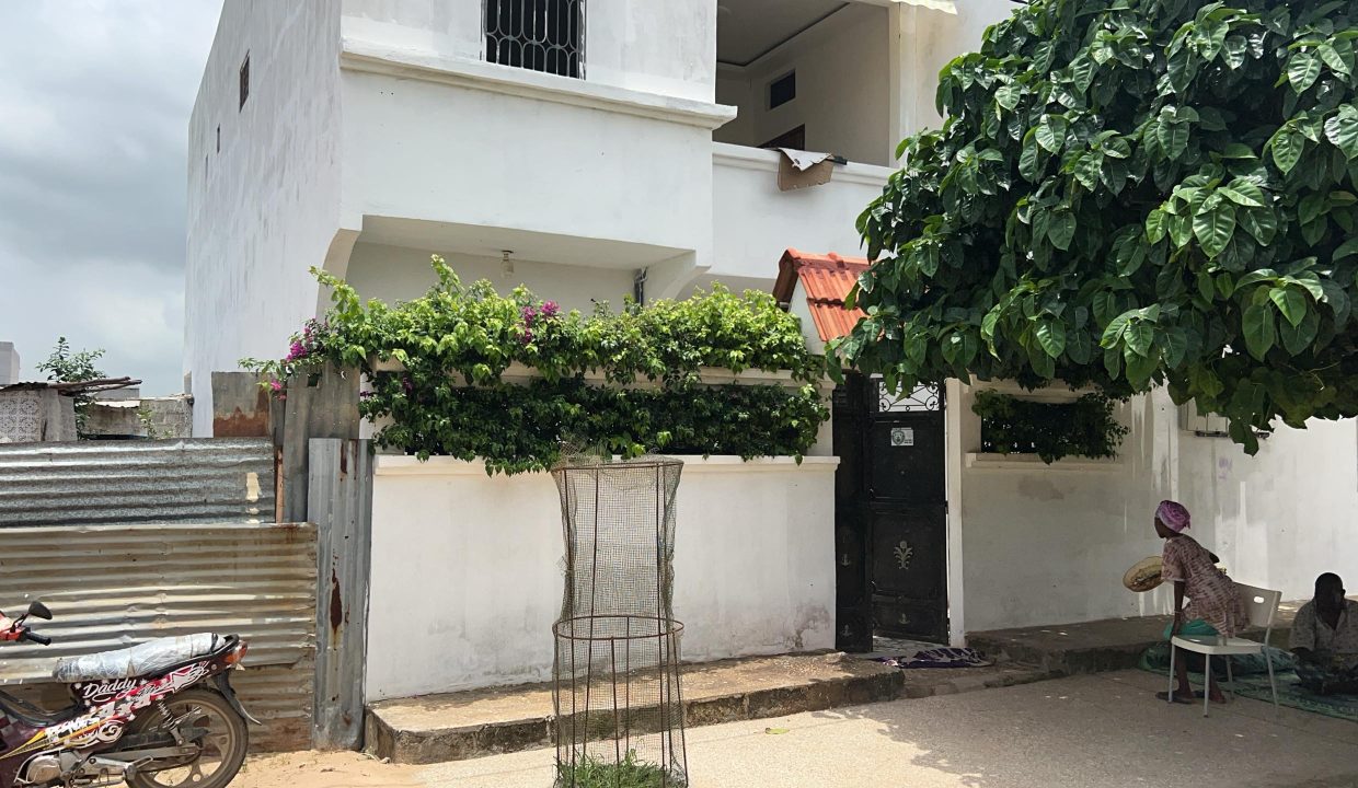 Appartement à louer à Mbour 02