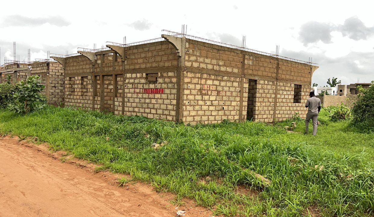 Terrain 229m2 à Nguékhokh 05