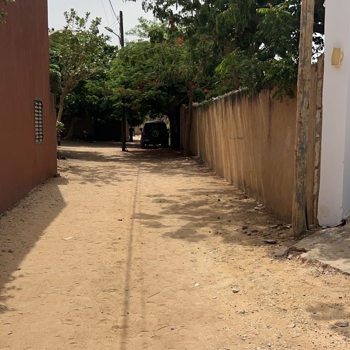 Terrain 600m2 à Saly 01