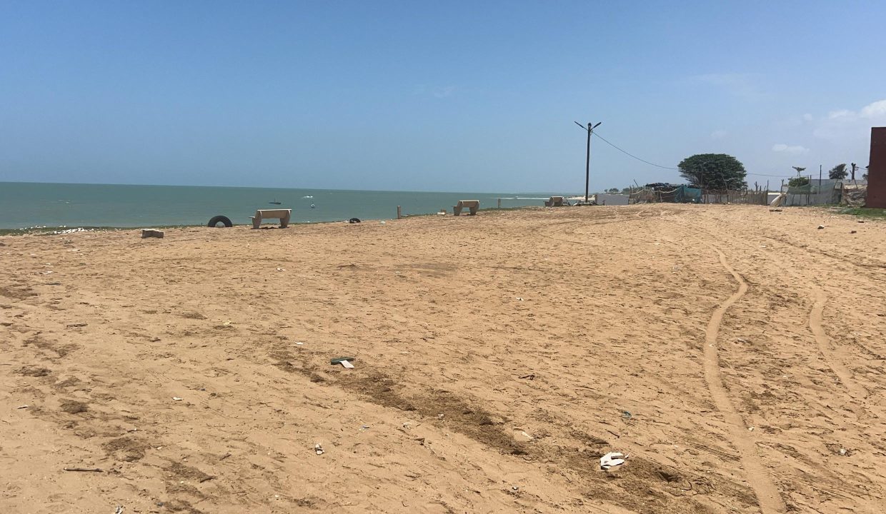 Terrain de 750m2à mbour mbaling 05