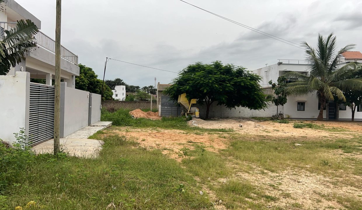 Terrain 1200m2 à Saly Jo 03