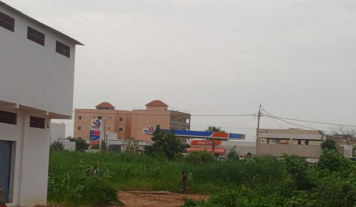 Terrain 300m2 à Saly 02