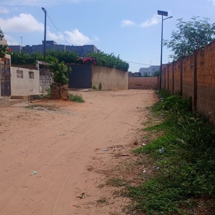 Terrain 300m2 à Saly 03
