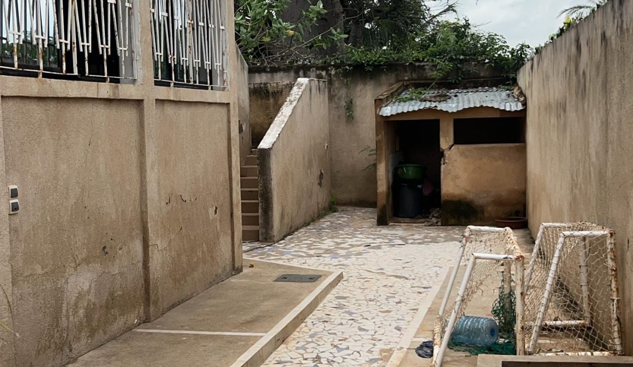 Villa à vendre à Warang 02
