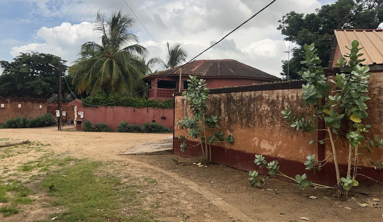 Villa à vendre à Warang 06