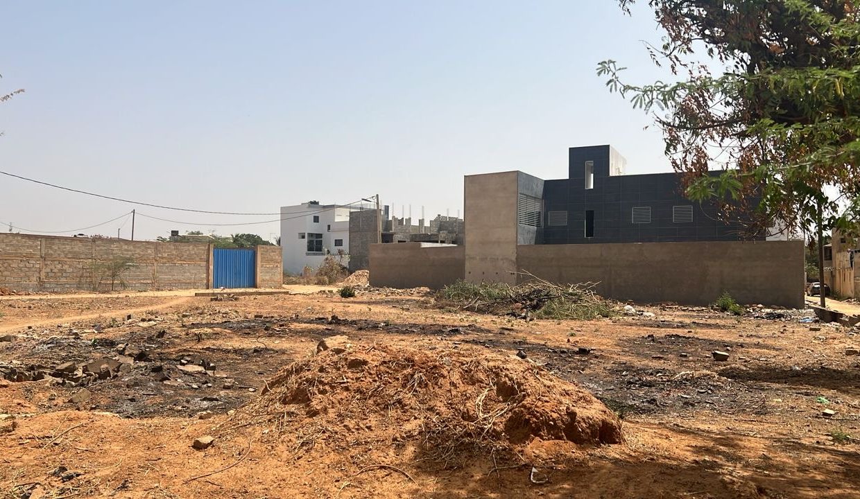 Terrain 1200m2 à Ngapa canda 02