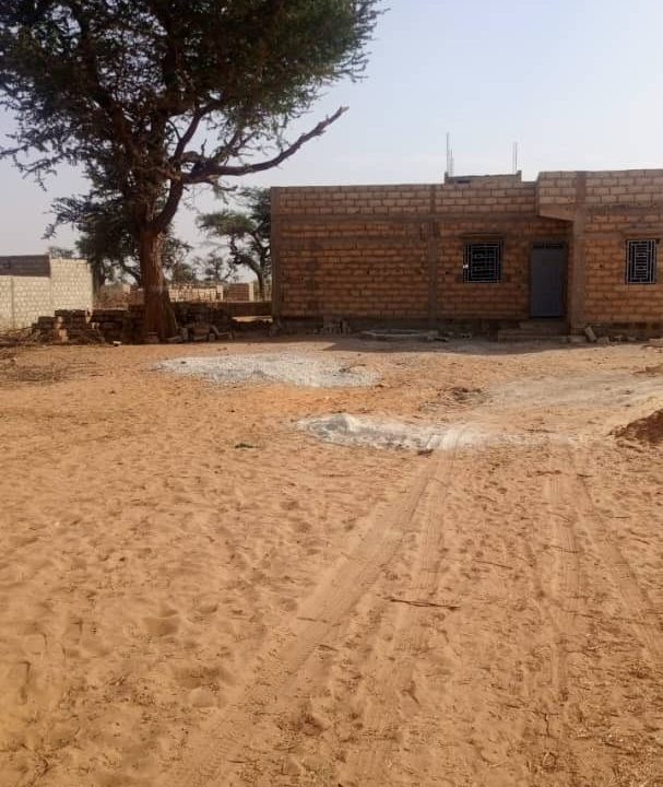 Terrain 300m2 à Malicounda 04
