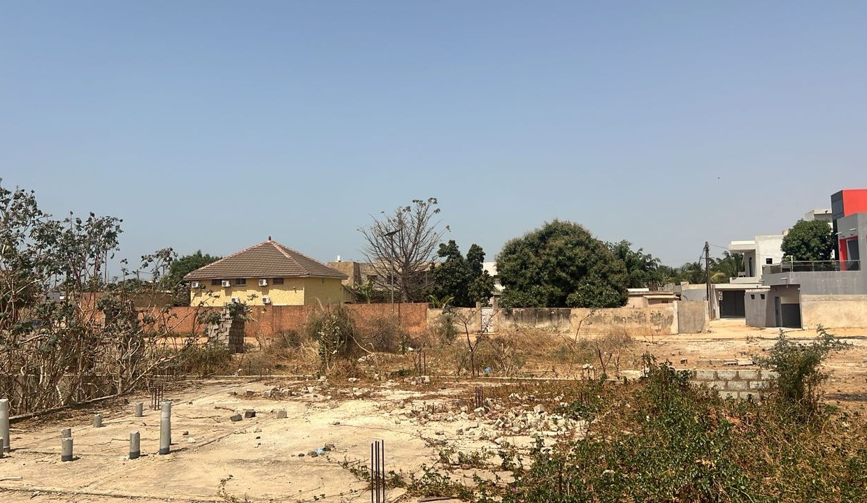 Terrain 688m2 à Somone 04