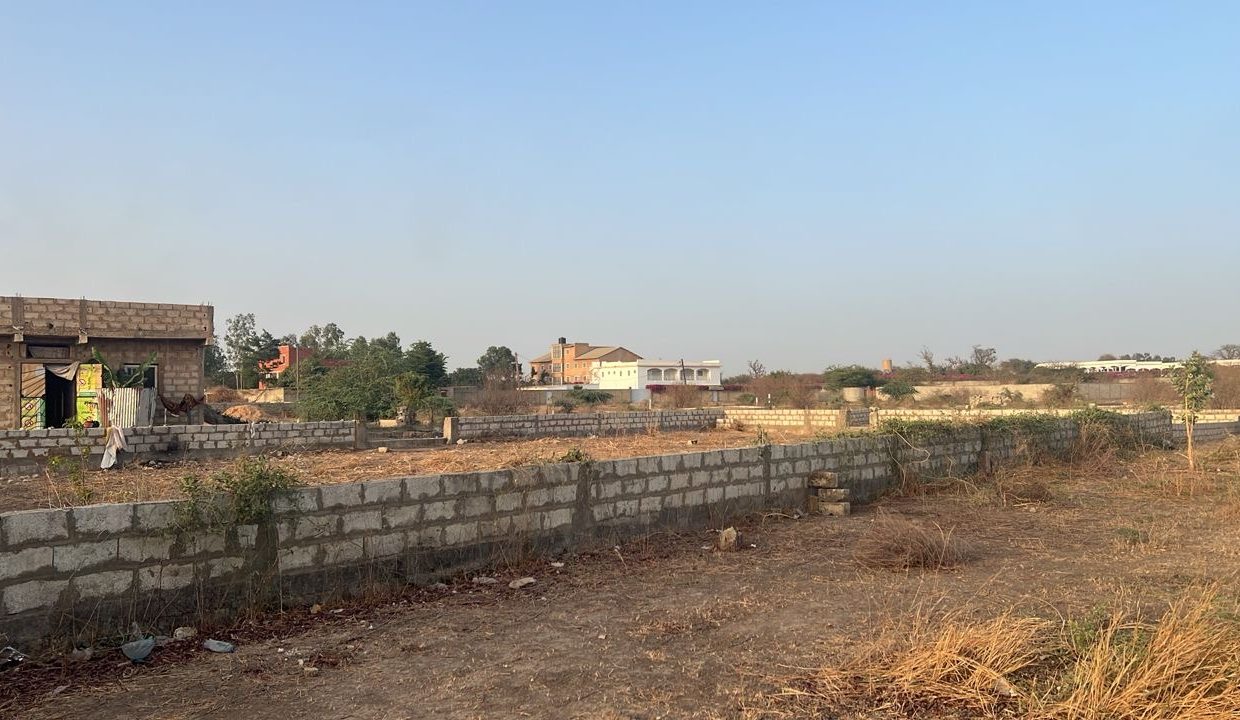 Terrain 150m2 à keur youngar 04