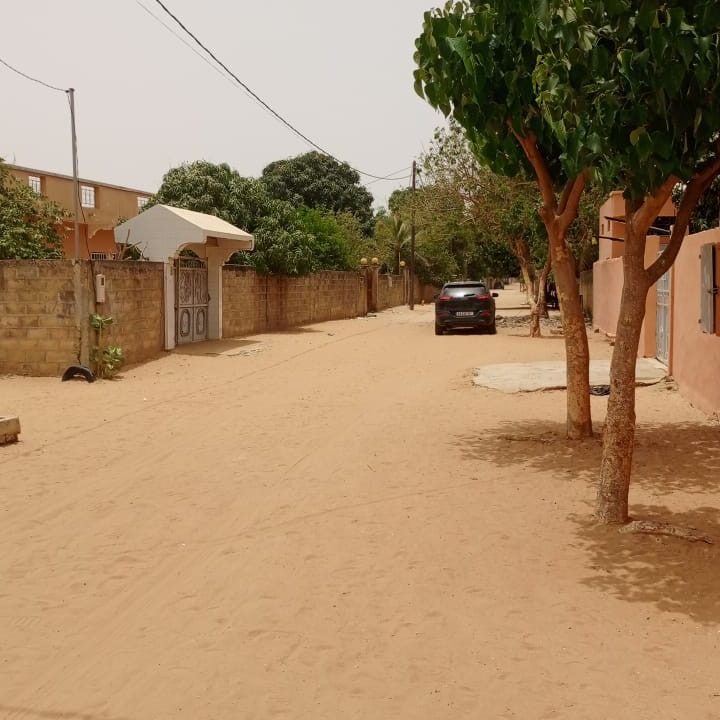 Terrain 1200m2 à Simal 03