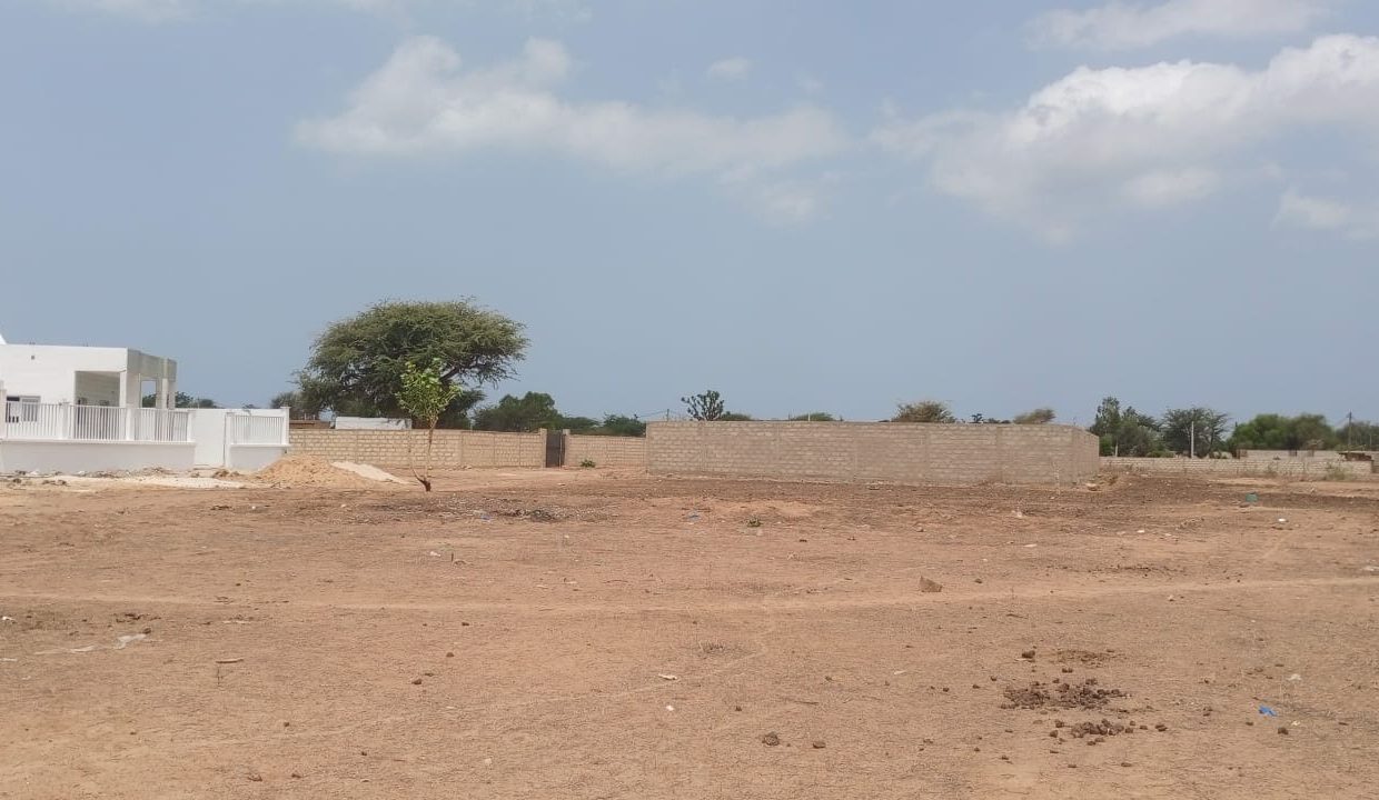 Terrain 500m2 à Nguerigne 02
