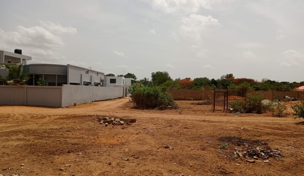 Terrain 600m2 à Nguérigne 02
