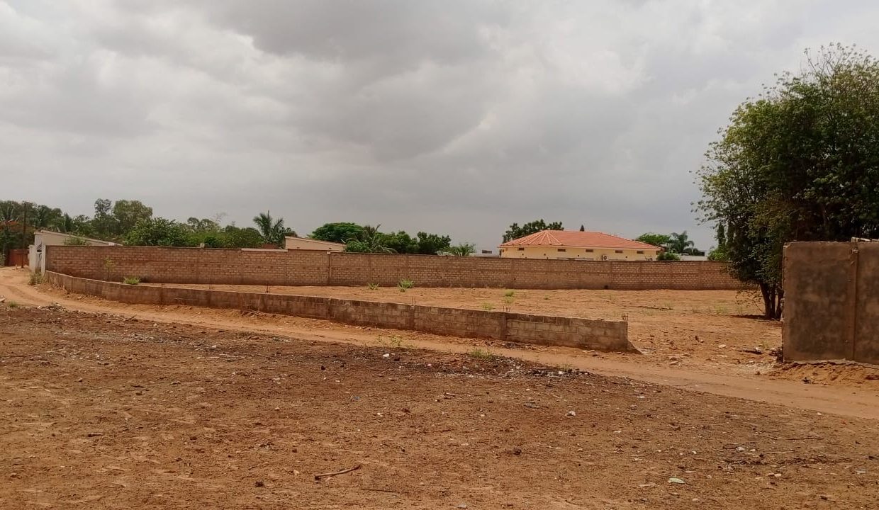 Terrain 1600m2 à Nguerigne 02