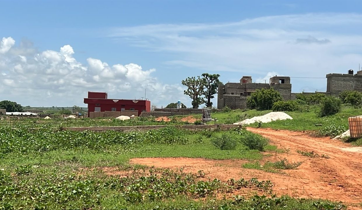 Terrains 150m2 à Toubab dialaw 01