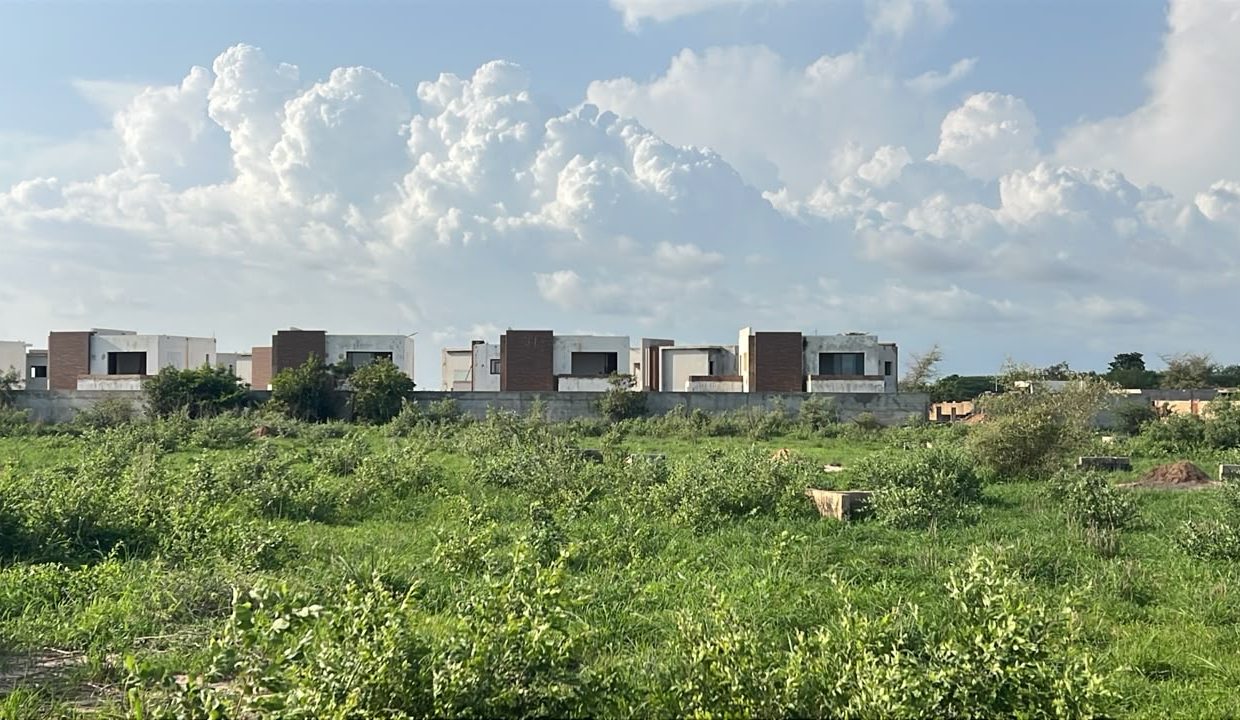 lot 250m2 à Saly 03