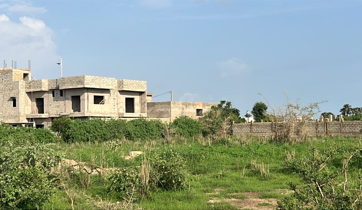 lot 250m2 à Saly 04
