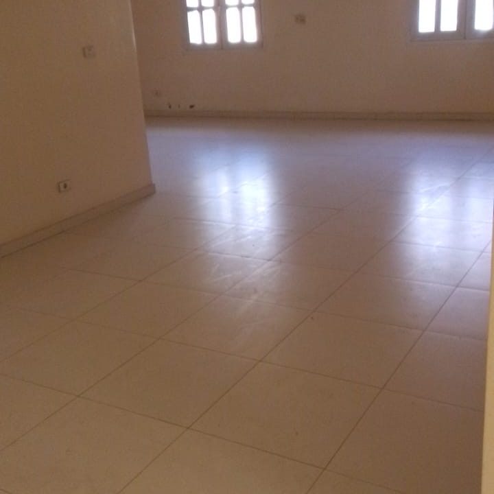 Appart à louer à mbour 01