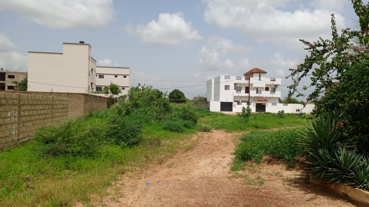 Terrain de 400 mètres carrés à vendre à Saly Sénégal