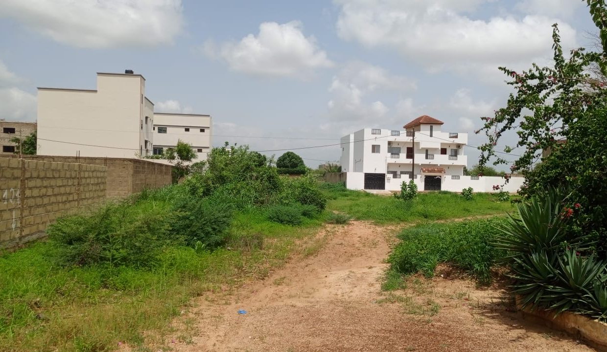 Terrain 400m2 à Saly golf 04