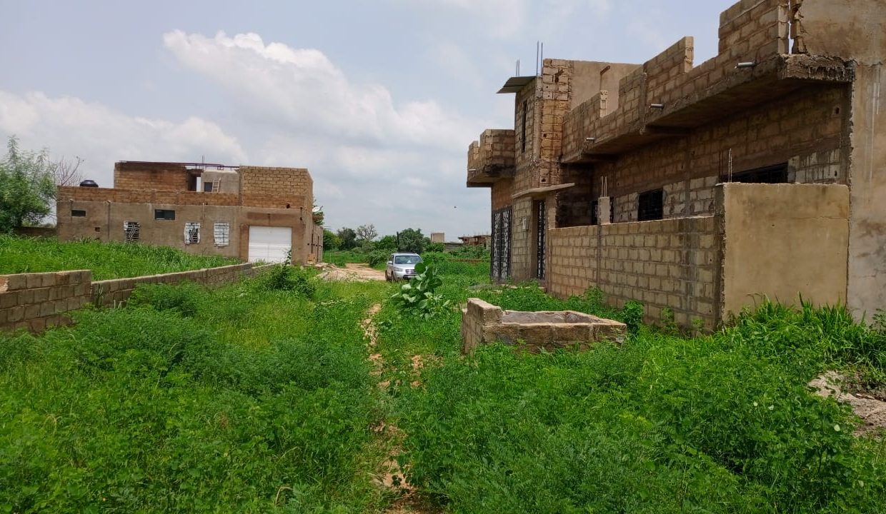 Terrain 450m2 à Gandigal 02