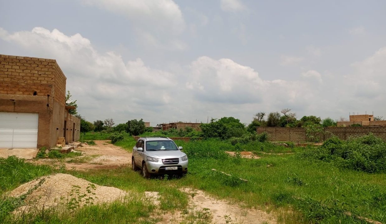 Terrain 450m2 à Gandigal 03
