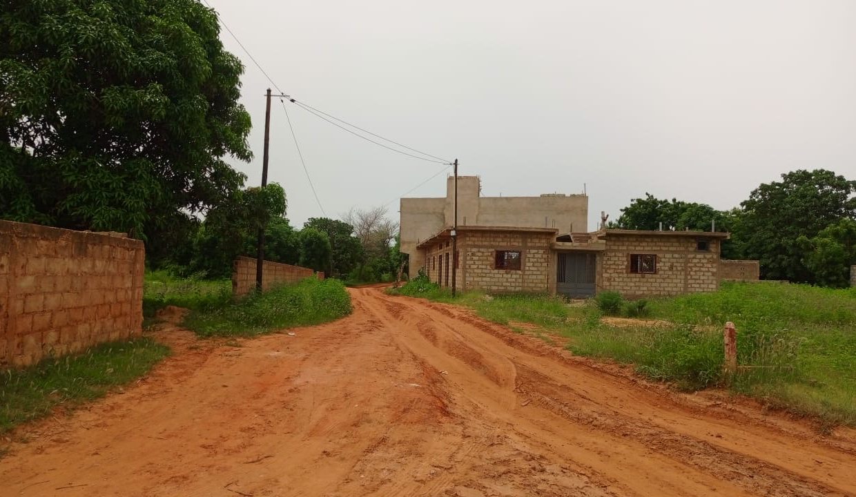 Terrains 300m2 à Saly Jo 02