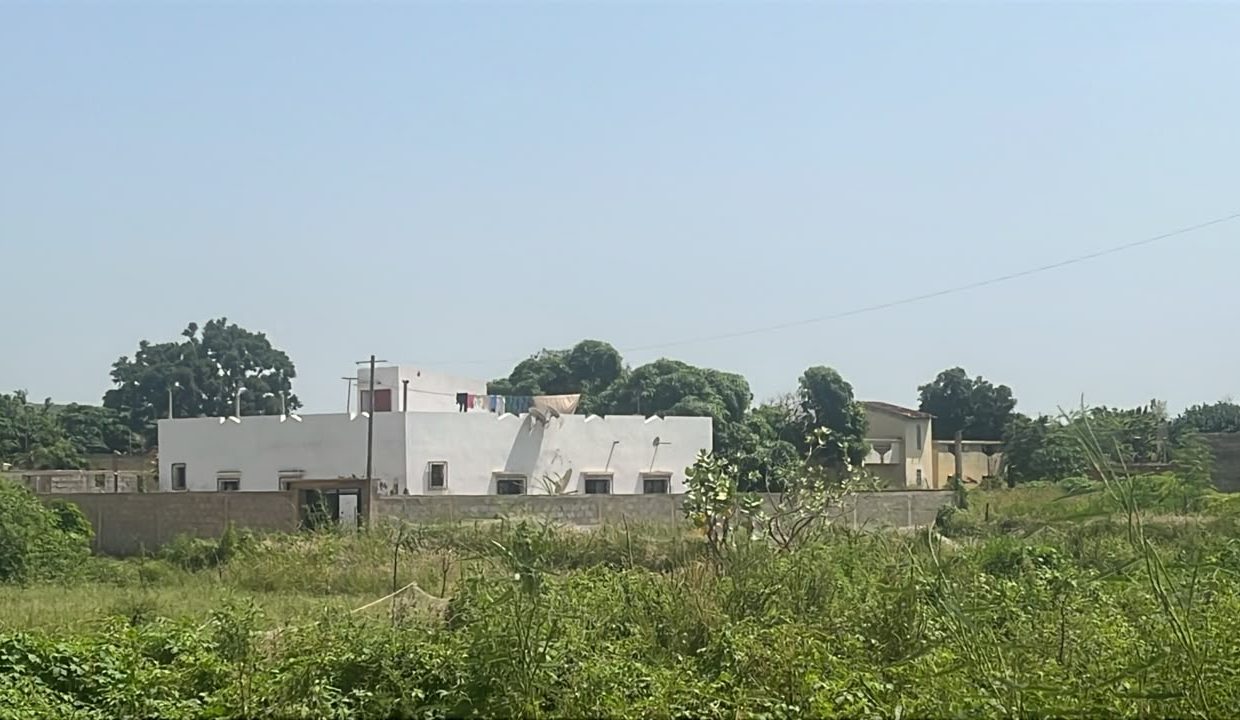 Terrain 300m2 à Popenguine 04